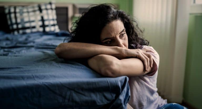 Signs of Low Self Esteem in a Woman