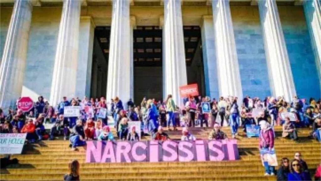 What You Need to Know About A Narcissist